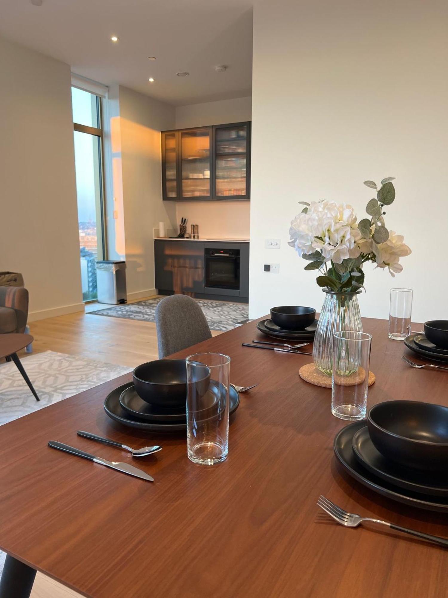 Cozy Room With Private Bathroom In Luxurious Flat London Ngoại thất bức ảnh